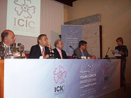 Foto 70.20. Acto de clausura de la 6th YCIC, (I) Fernando real, Vicerrector de la Universidad de Las Palmas, Paulino Rivero, Presidente del Gobierno; Javier Dorta, Presidente del ICIC, Juan Ruíz Alzola, Director de la Agencia Canaria de Investigación Innovación y Sociedad de la Información, Ana González representante del ICIC. 